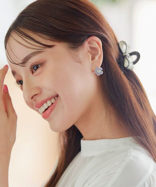 Tiaclasse カラーフラワーピアス ラベンダー×シルバー