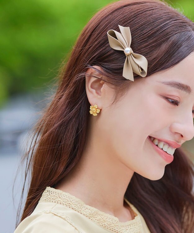 Tiaclasse カラーフラワーピアス イエロー×ゴールド