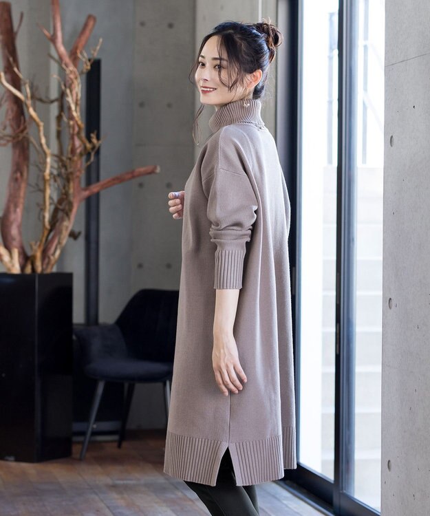 Tiaclasse 【洗える】華のあるニットタートルワンピース モカ