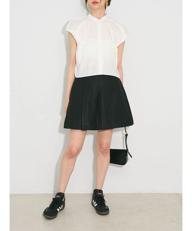 Green Parks タックデザインショート丈シャツ Off White