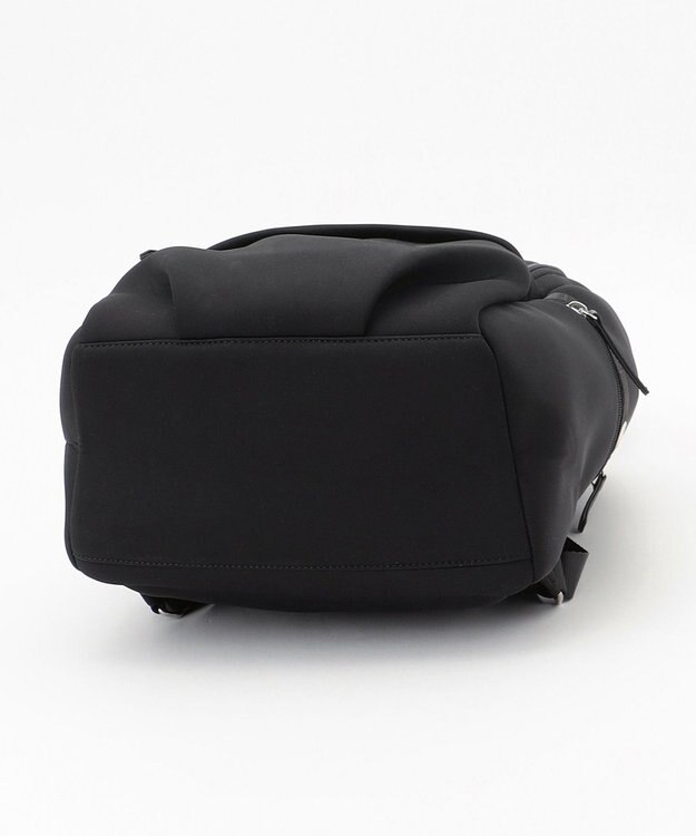 ICB 【A4サイズ収納可】ダイバー素材８ポケットリュック ブラック系