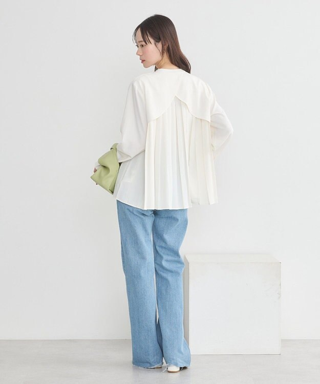 earth music&ecology バックプリーツブラウス Off White