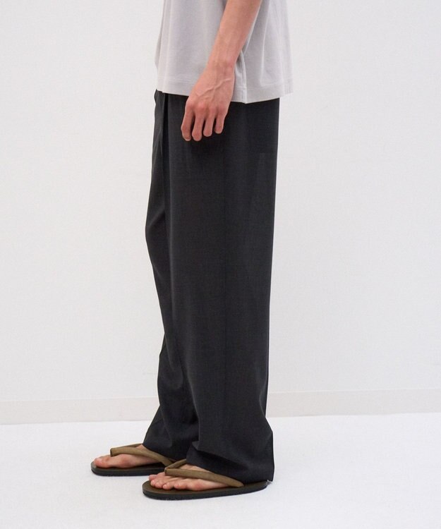 ATON TWIST WOOL GAUZE | ツータックイージーパンツ - UNISEX CHARCOAL GRAY