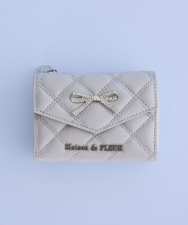 Maison de FLEUR リボンビジューキルティングウォレット Grayish Blue