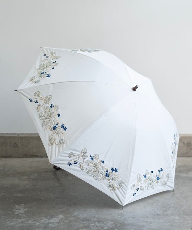 AND WOOL 〈一級遮光生地・晴雨兼用〉スミレ刺繍の日傘 （長傘タイプ） ホワイト