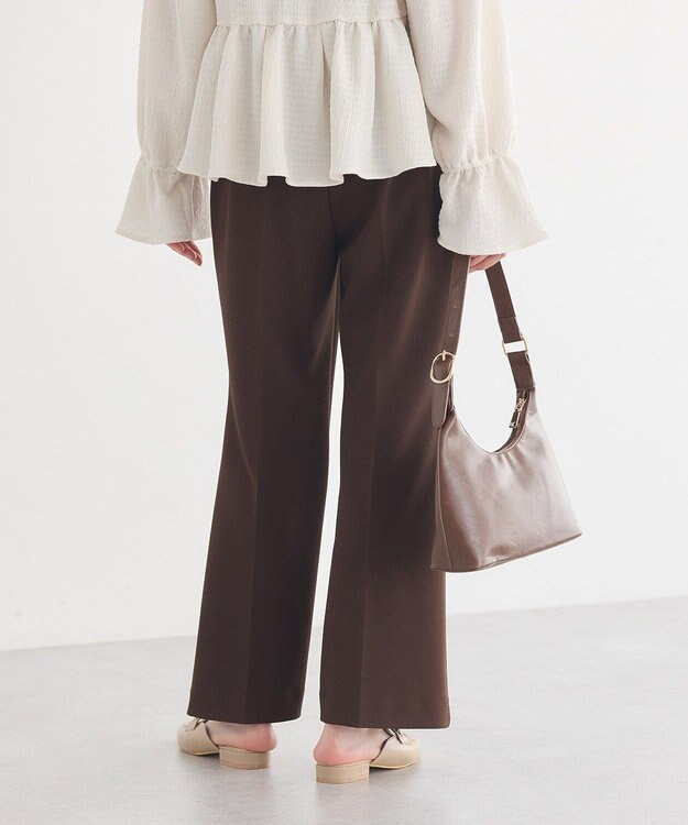 earth music&ecology センターシームフレアパンツ Brown