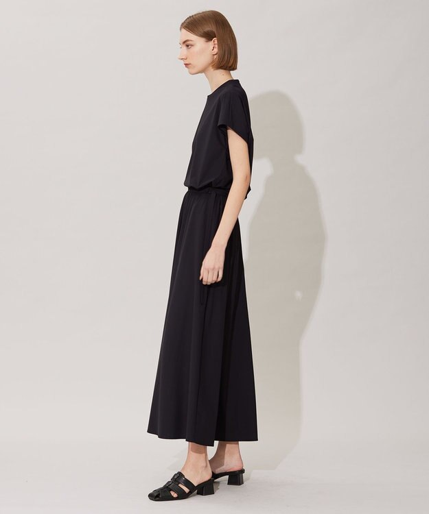 ICB 【接触冷感・UVカット・速乾・洗える】マットスキューバ フレアスカート ブラック系