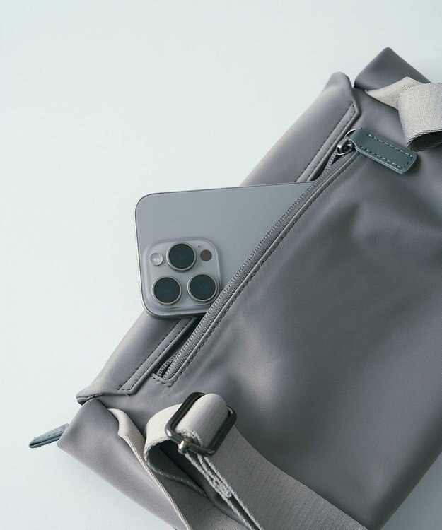 MIYABIYA LAQUOH【撥水加工】ミニマルナイロン ボディバッグ グレー
