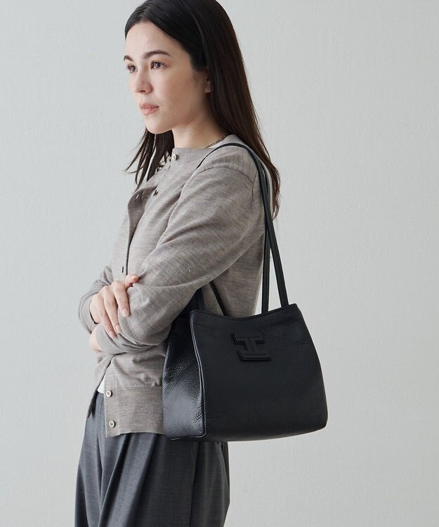 IACUCCI センティエーロ ミニトート CERVO ブラック