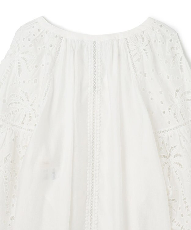 GRACE CONTINENTAL ヤシ柄カットワークトップ ホワイト