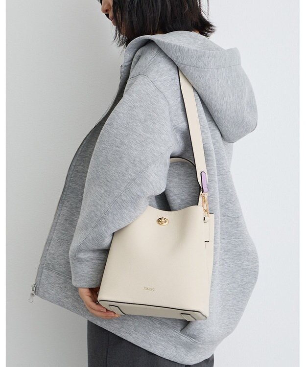 MioFIRANO ツイストロックボックスハンドバッグ 3WAY　FIRANO フィラノ IVORY