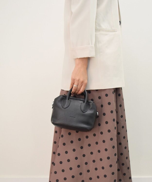 INTER-CHAUSSURES 【RIPANI】スクエアレザーミニハンドバッグ ブラック