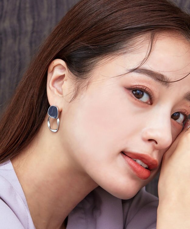 Tiaclasse カラーメタルリングピアス シルバー×ネイビー