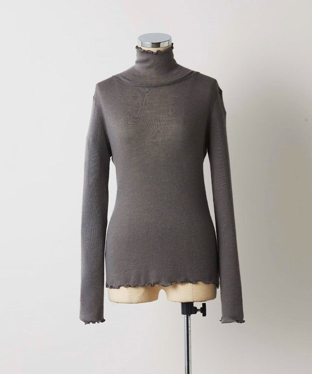 TOQUE 24AW新作〈高垣麗子さん着用〉針抜きスムスハイネックＴ