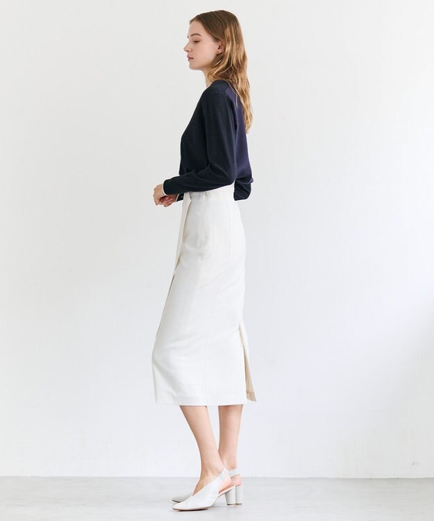 BEIGE， CHLOR / ウールシルクツイルドッキングVネックニット Navy