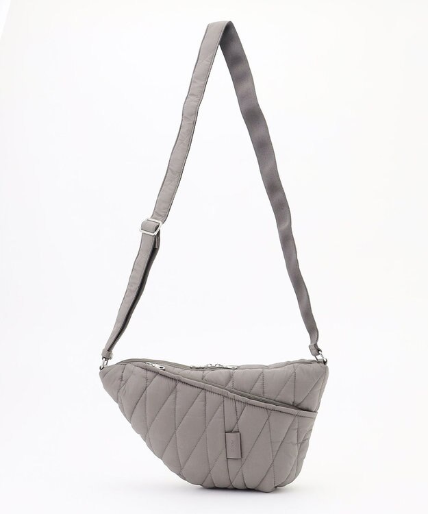 Y'SACCS バイアスキルトショルダー グレージュ