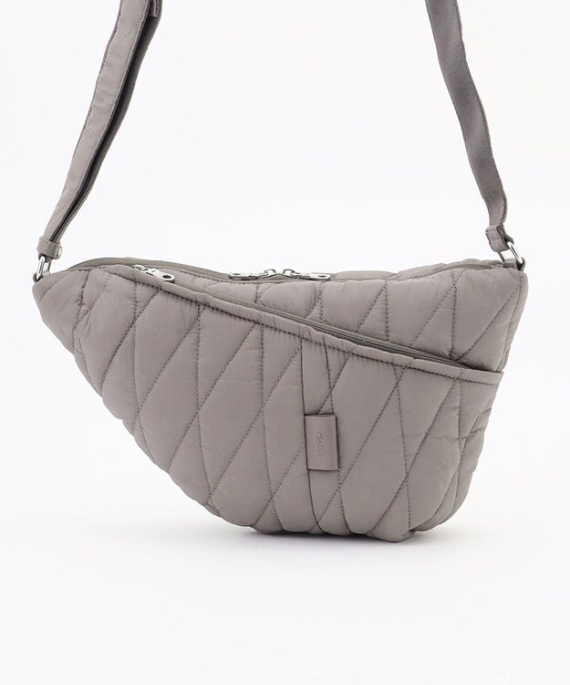 Y'SACCS バイアスキルトショルダー グレージュ