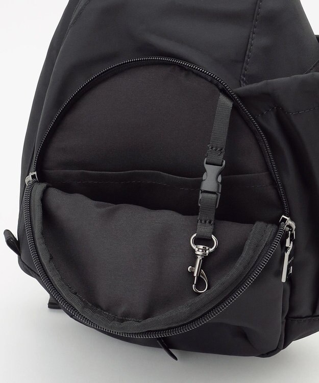 Y'SACCS 【Y’SACCS vous et】フロントファスナークロスボディバッグ ブラック