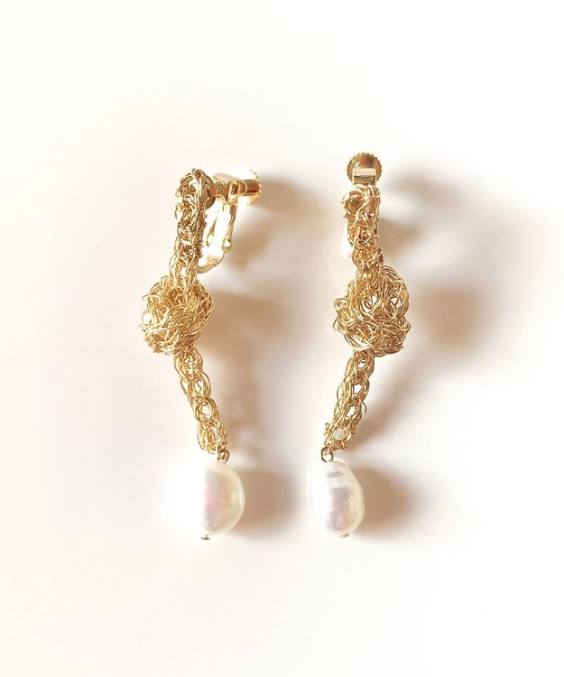 CASUMINO yui white イヤリング gold