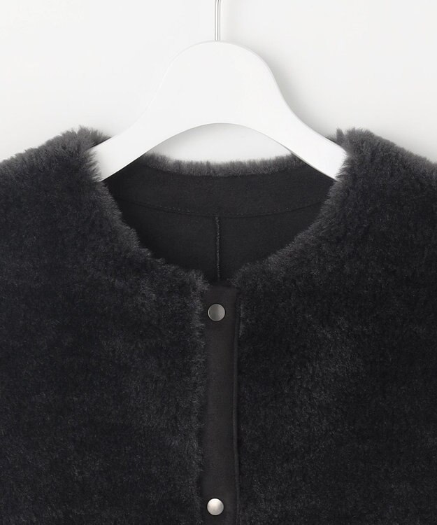 自由区 リバーシブルエコメリノムートン ジレ アッシュ