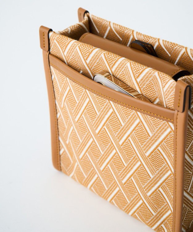 MIYABIYA LAQUOH クロス柄ジャガードショルダーバッグ ベージュ