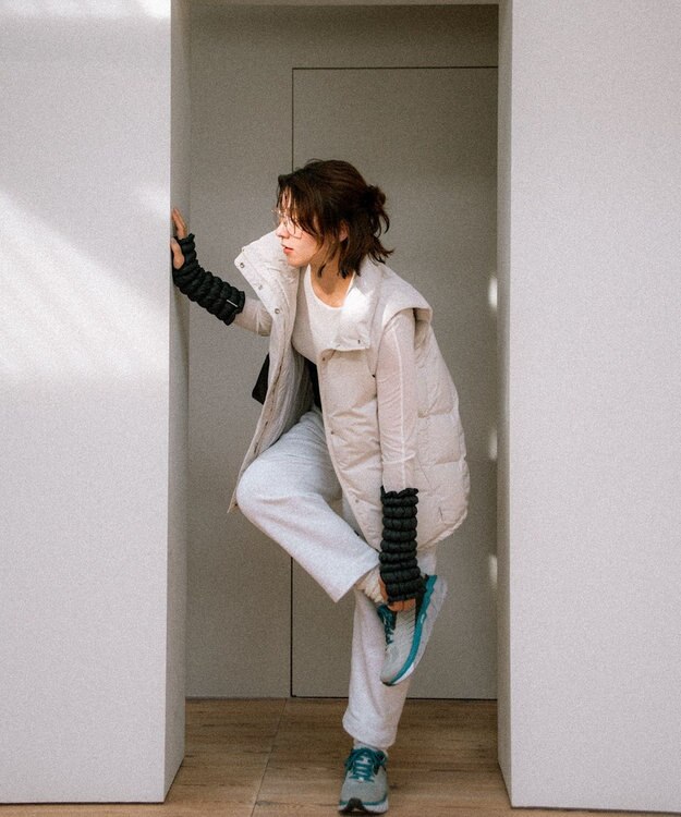 KWD 【日本製/高品質ダウン】STAND COLLAR DOWN VEST ダウンベスト アイボリー