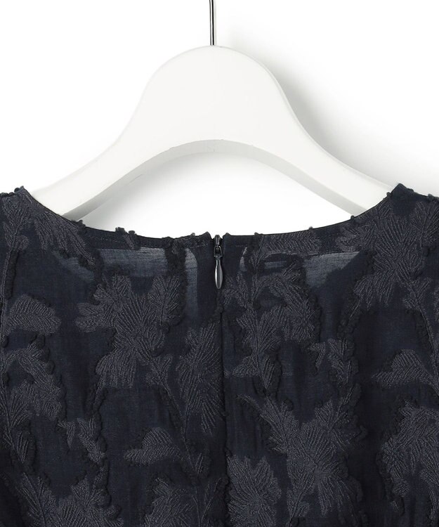 23区 【先行予約】ボタニカル カットジャガード ペプラムブラウス ネイビー系