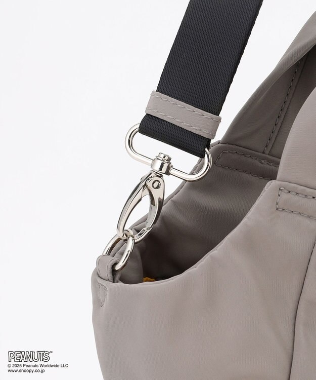 Y'SACCS SNOOPYデザイン サイドギャザー2wayトート　Sサイズ(レインボー） グレー