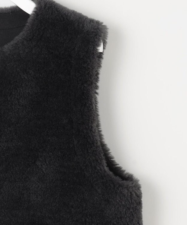 自由区 リバーシブルエコメリノムートン ジレ アッシュ