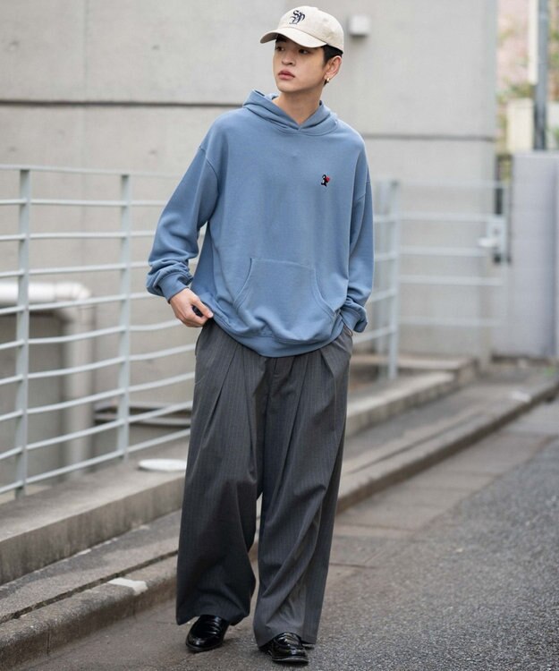 WEGO 【ユニセックス着用ITEM/SMLサイズ展開/裏起毛】ワンポイント刺繍プルパーカー ブルー