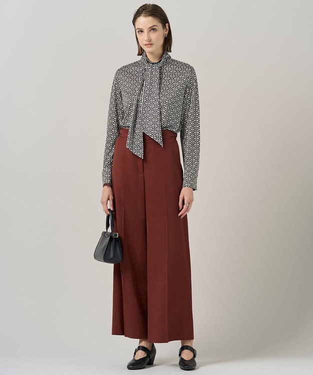 ICB 【30th ANNIVERSARY】 モノグラムプリントスムース ボウタイブラウス オフホワイト×ブラック系