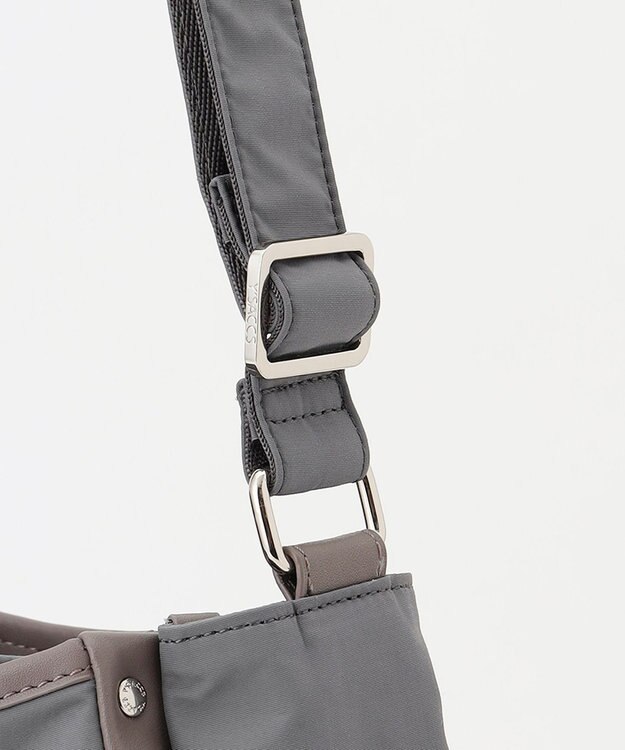 Y'SACCS 【ムック本掲載】タスランナイロンショルダーバッグ グレー