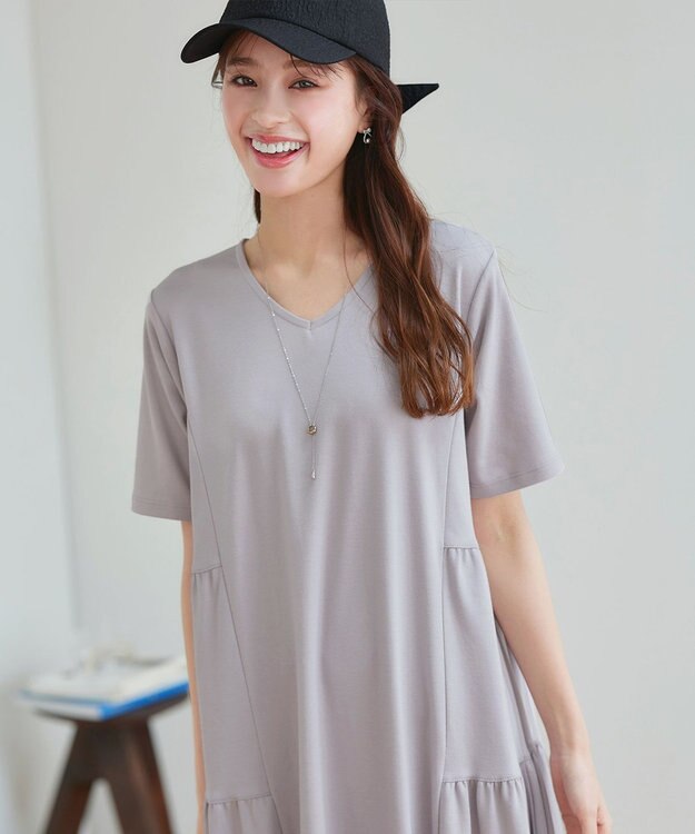 Tiaclasse 【小倉優子さん着用・洗える・接触冷感・汗ジミ防止】“サマさまカットソー”サイドティアードワンピース グレージュ