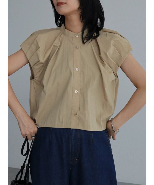 Green Parks タックデザインショート丈シャツ Beige