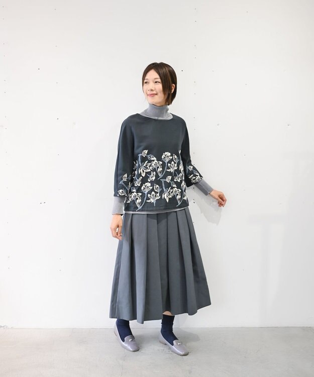 muuc 〈遠州織物の工場で織られた上質なコットン生地〉モクレン刺繍 ノーカラー プルオーバー（セットアップ可能） ネイビー×グレー