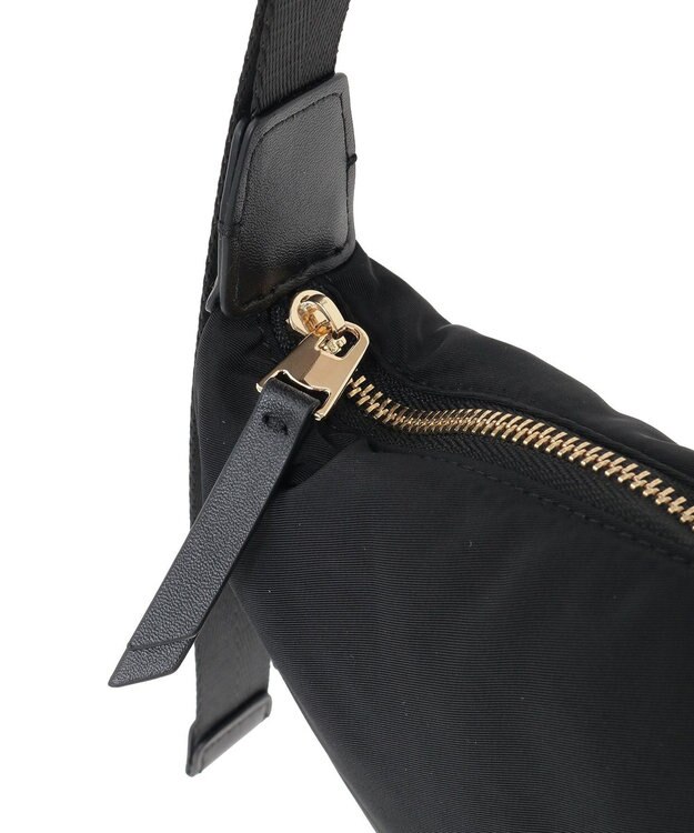 YECCA VECCA story.ハーフムーンクロスボディ Black