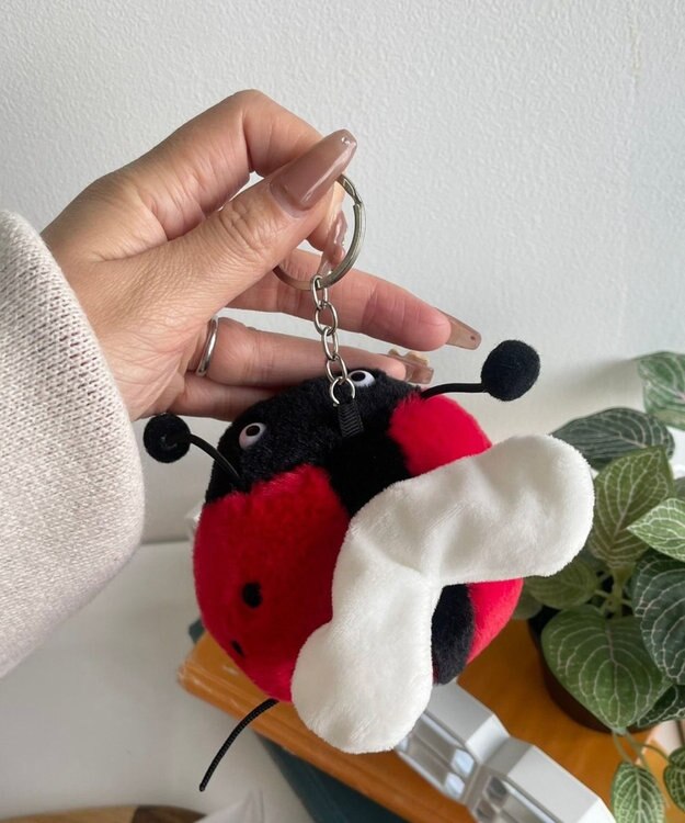 WEGO ふりふりてんとうむしぬいぐるみキーホルダー レッド