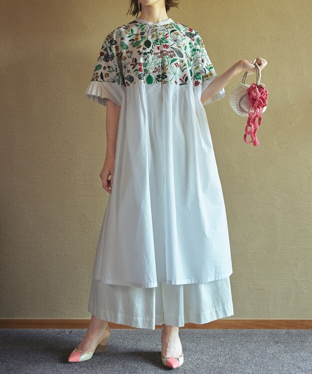 muuc 筆記帳刺繍ヨーク切り替えワンピース〈国産・muucオリジナル総柄刺繍〉〈オーガニック綿〉〈前開き・羽織にも〉〈3シーズン春夏秋〉 ホワイト