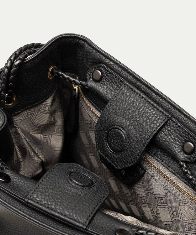 GOTAIRIKU 【ETIAM】シュリンク ドローストリングバッグ《Cocoon》 ブラック系