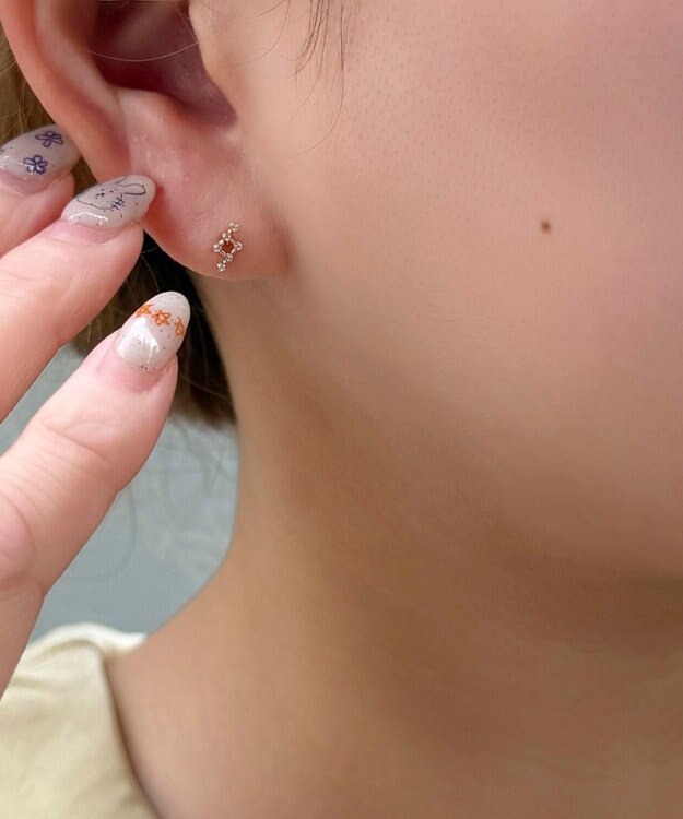 Phoebe 〈金属アレルギー対応〉タイニーコスモビジューピアス　小粒/小さい/小さめ/セカンドホール ゴールド