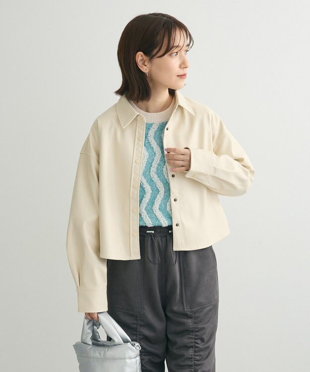 Green Parks ショート丈フェイクレザーシャツ Ecru