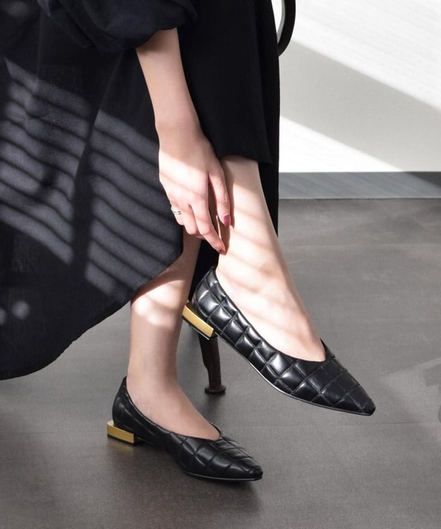 INTER-CHAUSSURES 【ANGEL ALARCON】ポインテッドトウキルティングパンプス ブラック