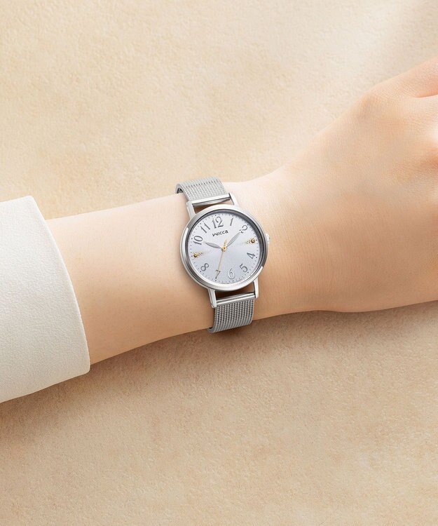 CITIZEN 【ソーラーテック】大きめ文字盤　判読しやすいアラビア数字　簡単ベルト調整　ギフトにぴったり シルバー