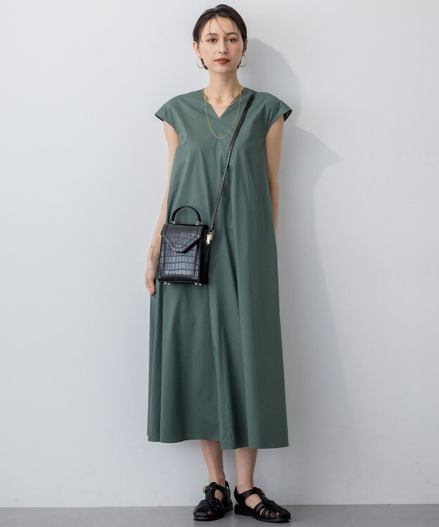 23区 L 【接触冷感/撥水加工/洗える】ストレッチブロード Vネックワンピース セージグリーン系
