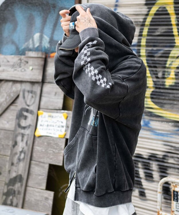 WEGO 【ユニセックス着用ITEM/MLサイズ展開】パウダーブリーチグラフィックZIPパーカー 柄2