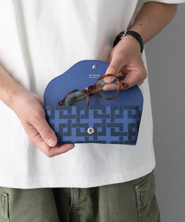 MIYABIYA La quoh with kirakaracho 角つなぎ プリントレザー 眼鏡ケース 瑠璃紺（ネイビー）
