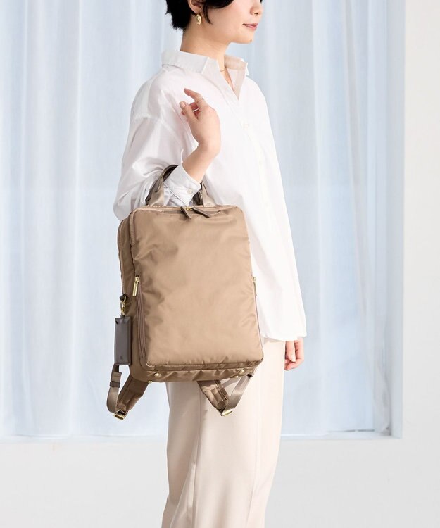 ACE BAGS & LUGGAGE ace. フィッテム レディースビジネスリュック A4 13.3インチPC 68681 エース ベージュ