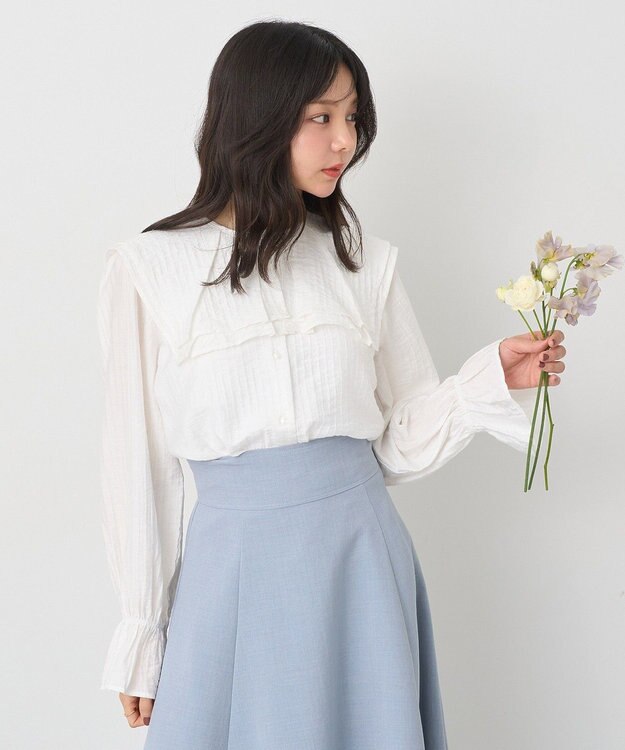 earth music&ecology ２ＷＡＹスクエアラッフルカラーブラウス Off White