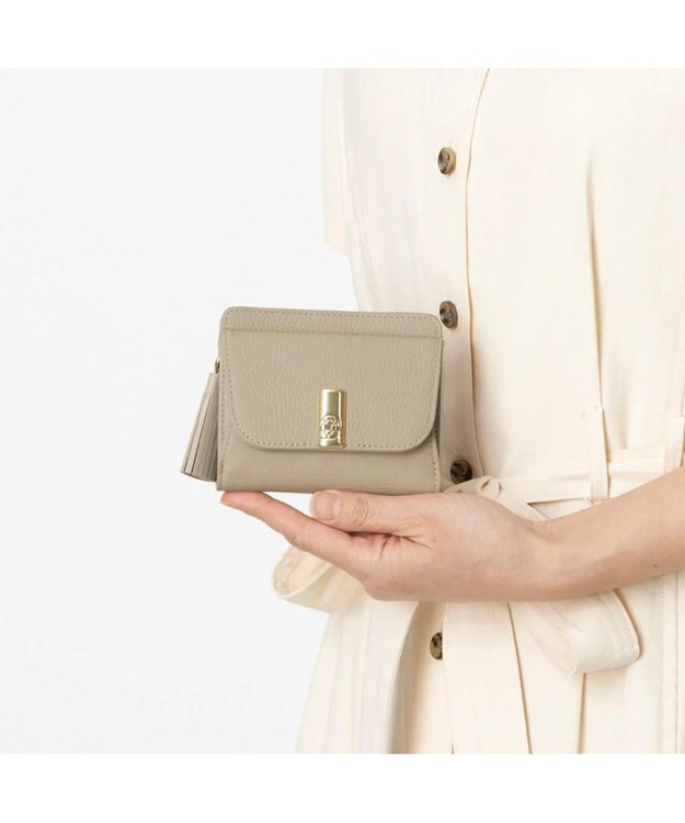 CLATHAS エクセ 外ボックス二つ折り財布 ベージュ