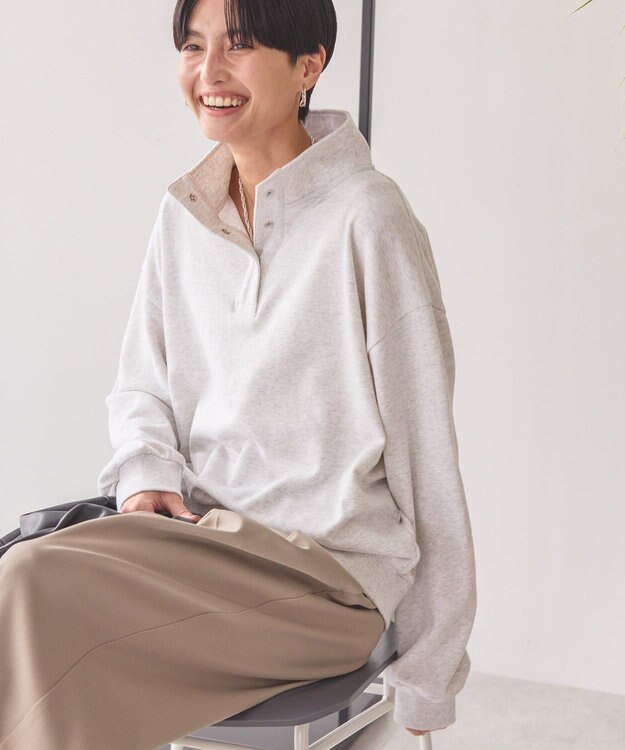 AMERICAN HOLIC 襟付き刺繍入りミニ裏毛プルオーバー Oatmeal